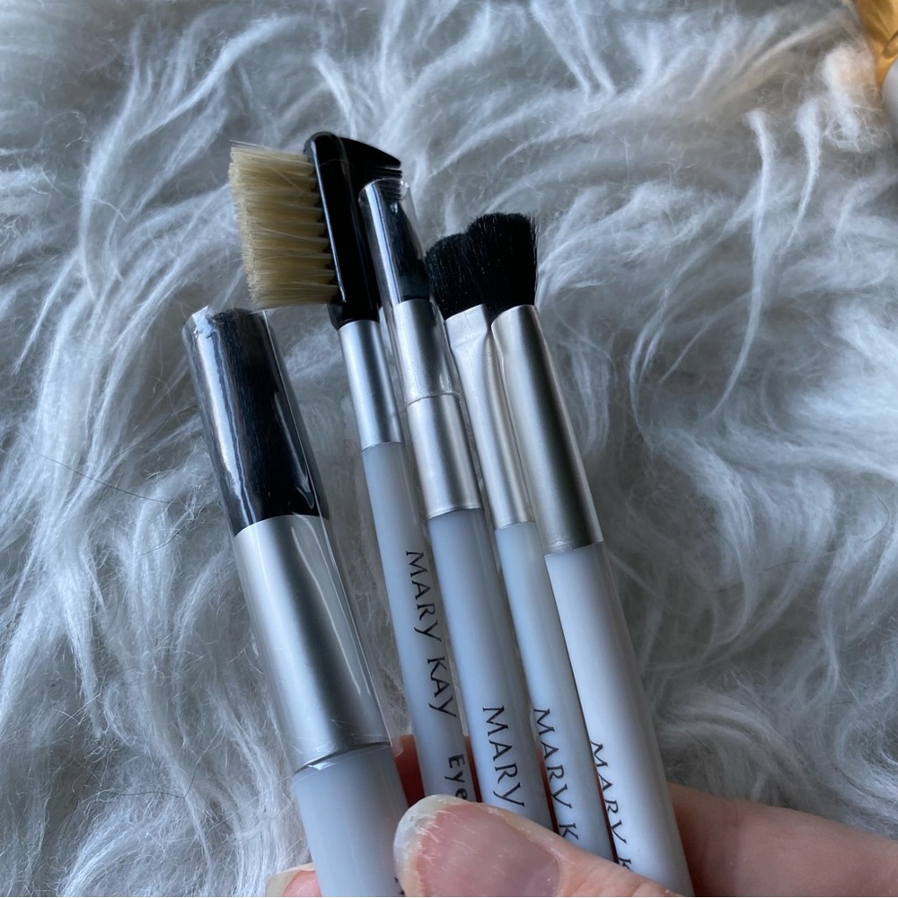๐ค5/$20 Mary Kay Makeup Brush Set - Picture 6 of 7